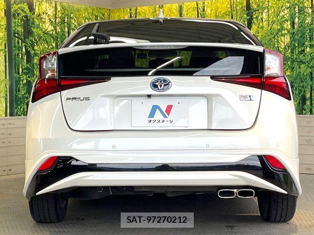 Toyota PRIUS 2019-04 8745259-14