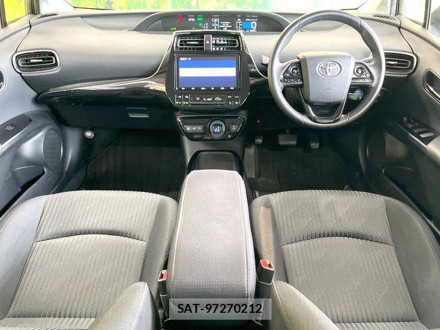 Toyota PRIUS 2019-04 8745259-1