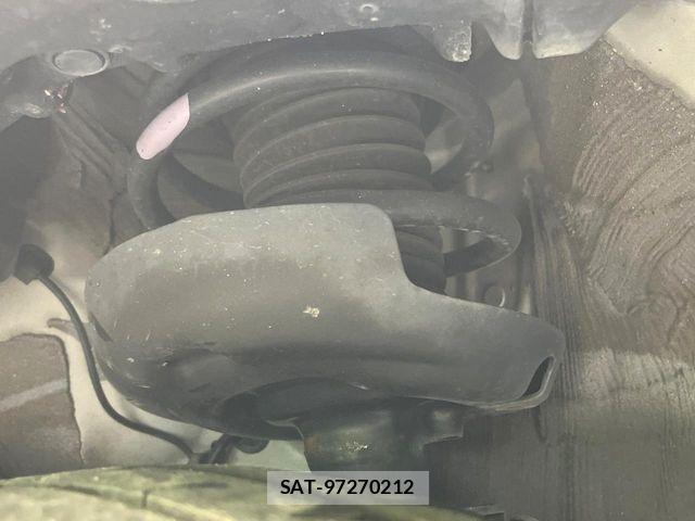 Toyota PRIUS 2019-04 8745259-19