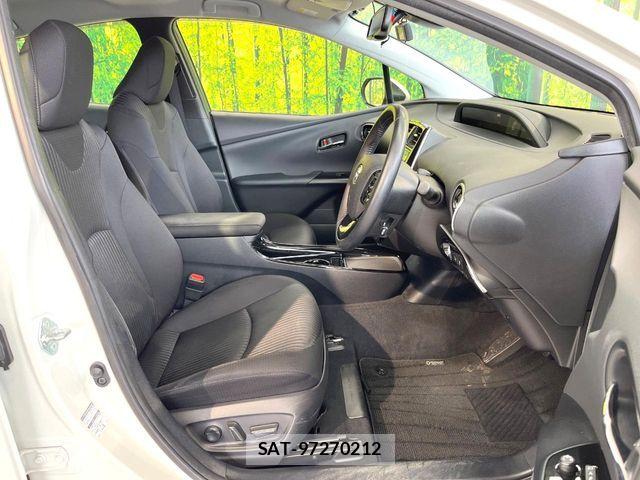 Toyota PRIUS 2019-04 8745259-7