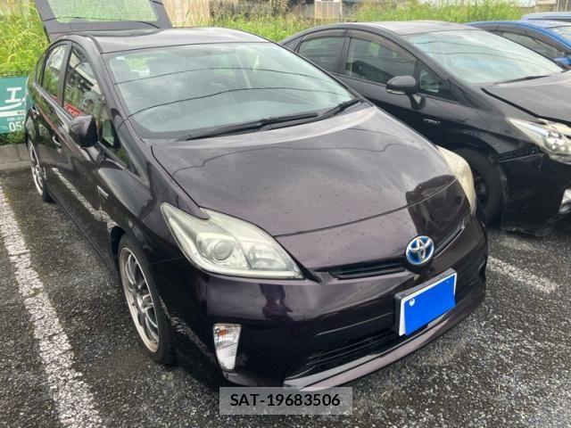 Toyota PRIUS 2013-02 8745325-0