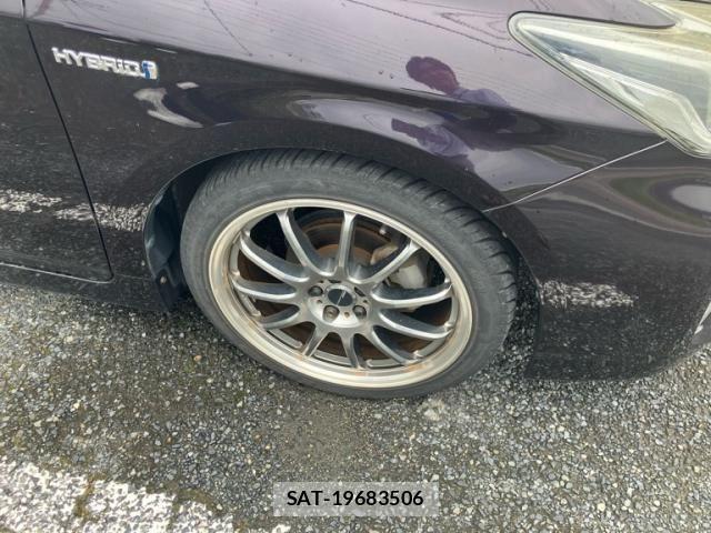 Toyota PRIUS 2013-02 8745325-3