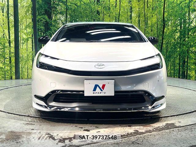 Toyota PRIUS 2023-05 8745234-13