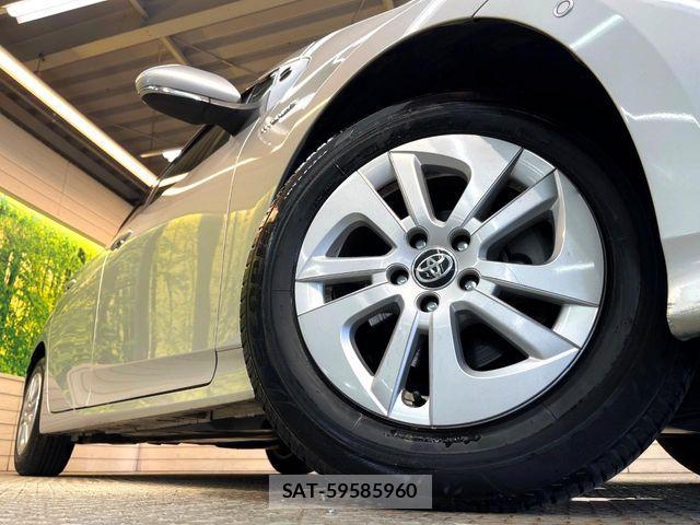 Toyota PRIUS 2017-02 8745286-11