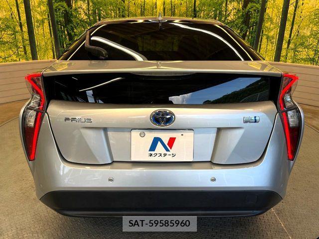 Toyota PRIUS 2017-02 8745286-14