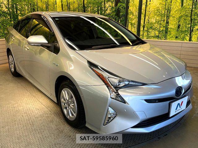 Toyota PRIUS 2017-02 8745286-15