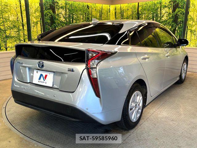 Toyota PRIUS 2017-02 8745286-16