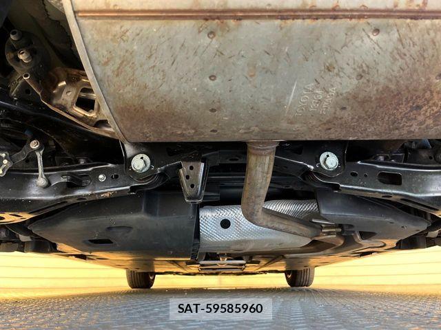 Toyota PRIUS 2017-02 8745286-18