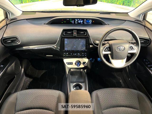 Toyota PRIUS 2017-02 8745286-1