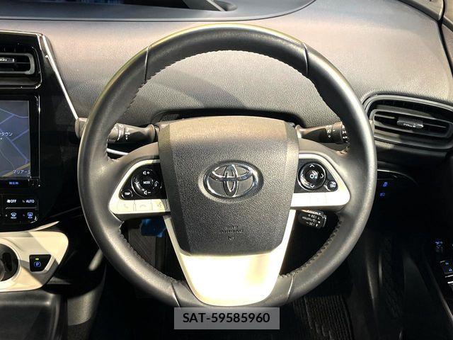 Toyota PRIUS 2017-02 8745286-7
