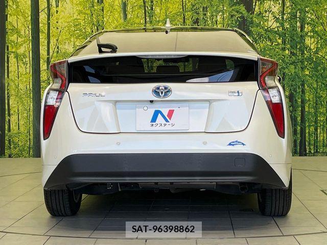 Toyota PRIUS 2016-11 8745266-14
