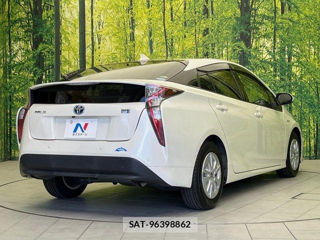 Toyota PRIUS 2016-11 8745266-16