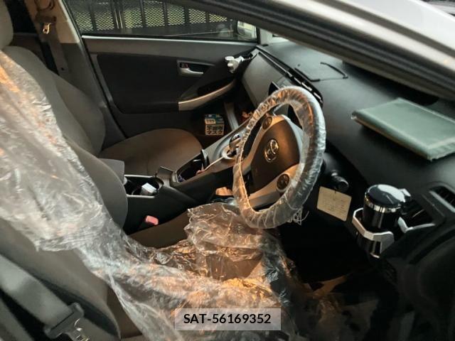 Toyota PRIUS 2011-10 8745344-11