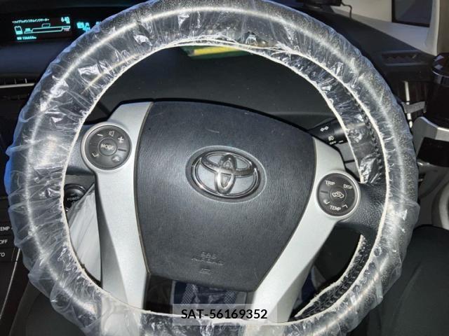 Toyota PRIUS 2011-10 8745344-15