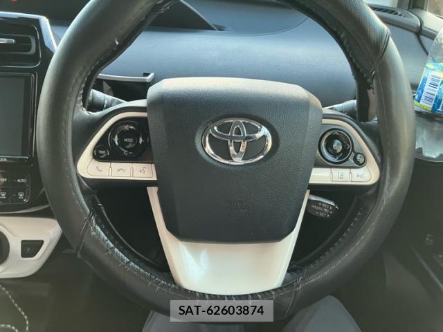 Toyota PRIUS 2017-12 8745297-12