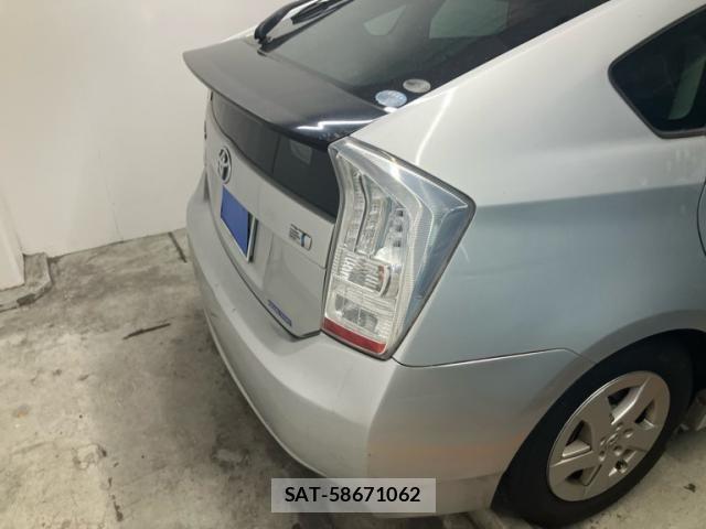 Toyota PRIUS 2009-09 8745349-5