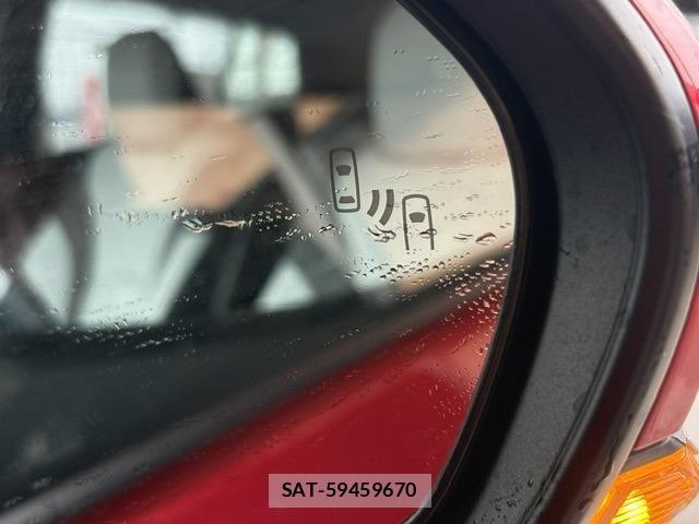 Toyota PRIUS 2016-06 8745267-11