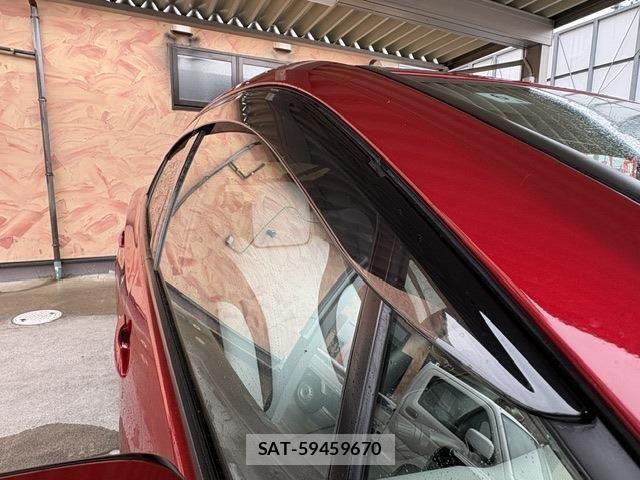Toyota PRIUS 2016-06 8745267-12