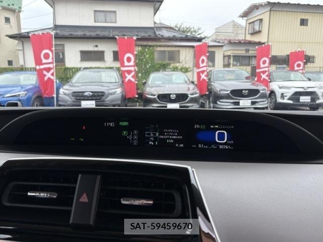Toyota PRIUS 2016-06 8745267-21