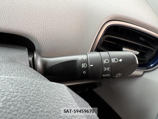 Toyota PRIUS 2016-06 8745267-26
