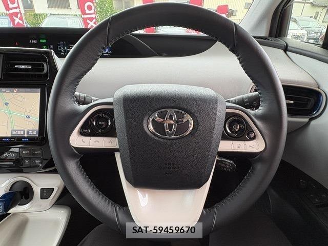 Toyota PRIUS 2016-06 8745267-29