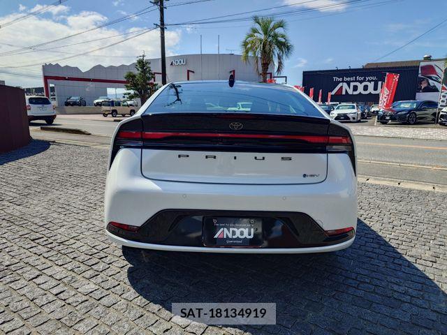 Toyota PRIUS 2023-06 8745239-6