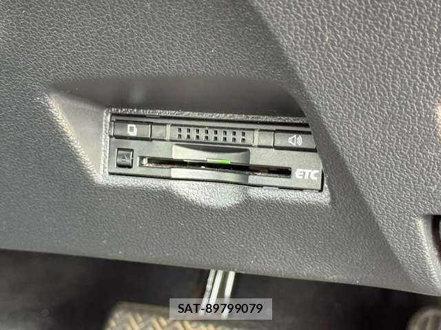 Toyota PRIUS 2016-06 8745277-9