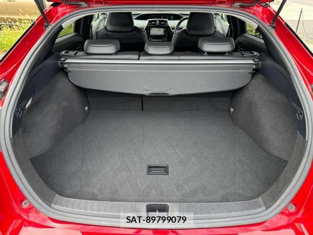 Toyota PRIUS 2016-06 8745277-12