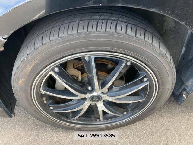 Toyota PRIUS 2011-08 8745355-11