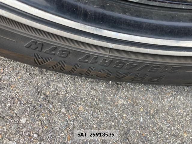 Toyota PRIUS 2011-08 8745355-12