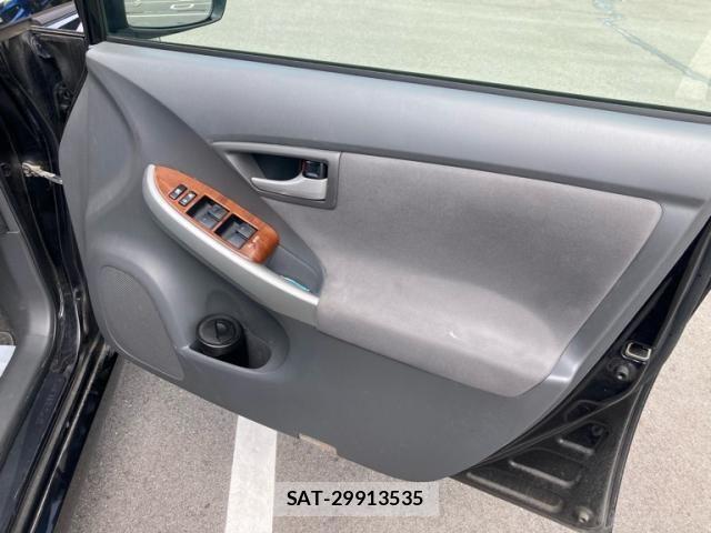Toyota PRIUS 2011-08 8745355-16