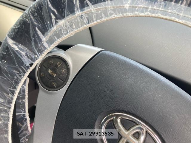 Toyota PRIUS 2011-08 8745355-19