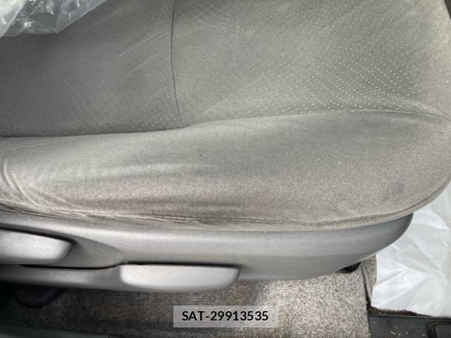 Toyota PRIUS 2011-08 8745355-21
