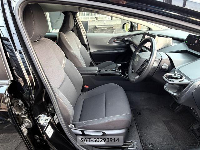 Toyota PRIUS 2023-02 8745257-13