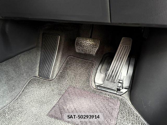 Toyota PRIUS 2023-02 8745257-16