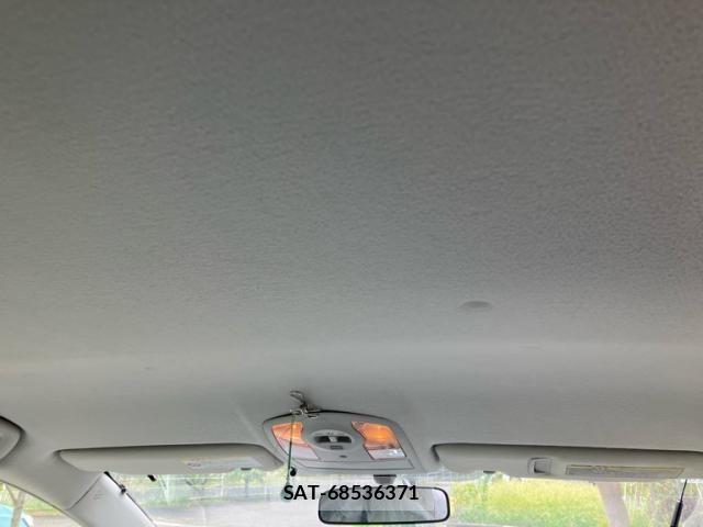 Toyota PRIUS 2011-10 8745356-14