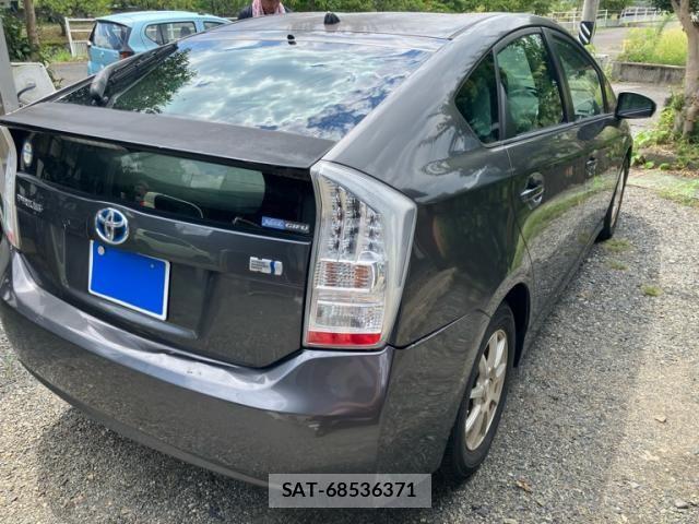 Toyota PRIUS 2011-10 8745356-4