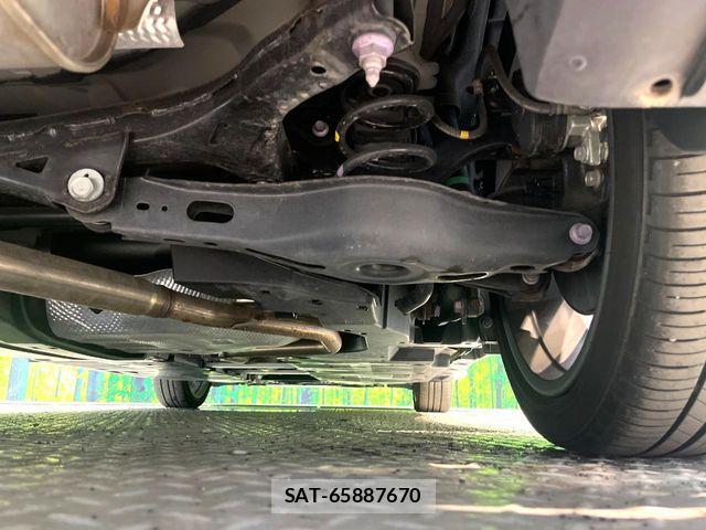 Toyota PRIUS 2023-07 8745238-19