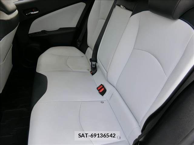 Toyota PRIUS 2016-01 8745271-15