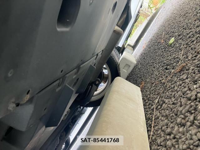 Toyota PRIUS 2012-03 8745357-9