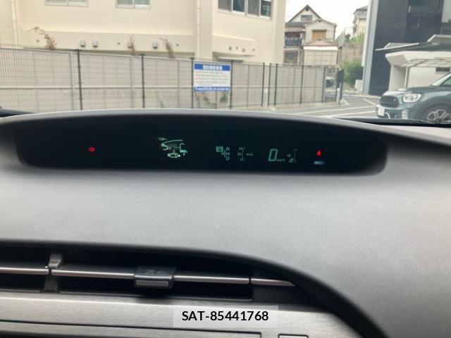 Toyota PRIUS 2012-03 8745357-19