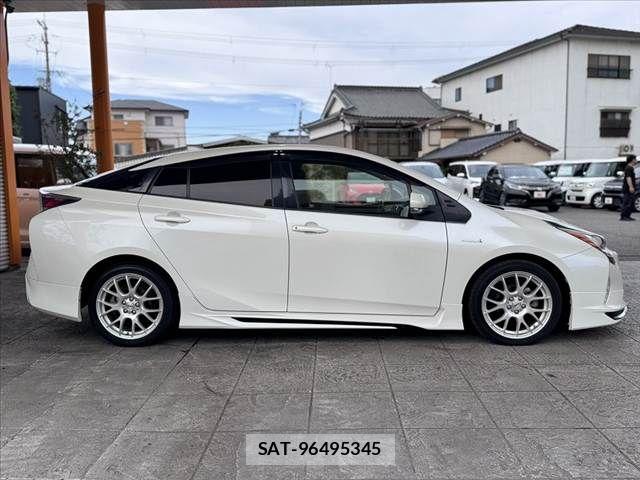 Toyota PRIUS 2016-08 8745264-9