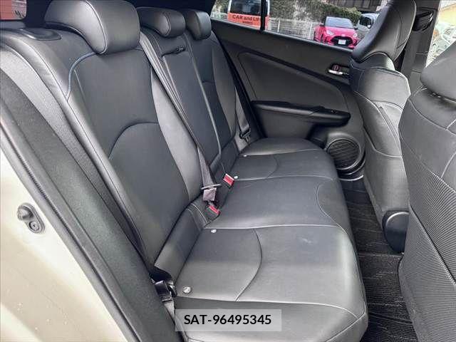 Toyota PRIUS 2016-08 8745264-16