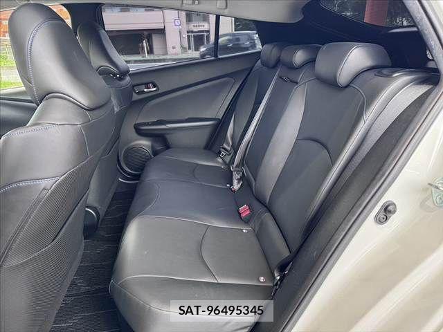 Toyota PRIUS 2016-08 8745264-17