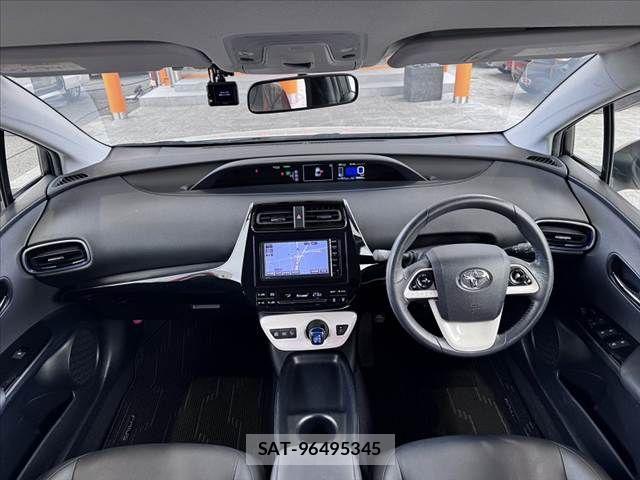 Toyota PRIUS 2016-08 8745264-1