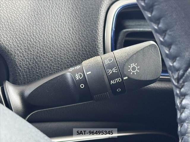Toyota PRIUS 2016-08 8745264-25