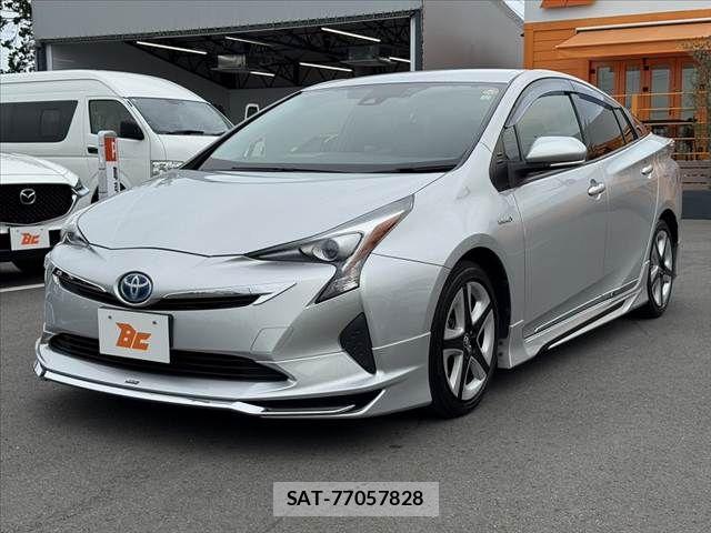 Toyota PRIUS 2015-12 8745283-9