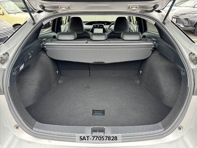 Toyota PRIUS 2015-12 8745283-18