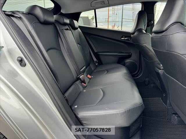 Toyota PRIUS 2015-12 8745283-19