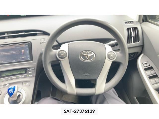 Toyota PRIUS 2011-10 8781704-10